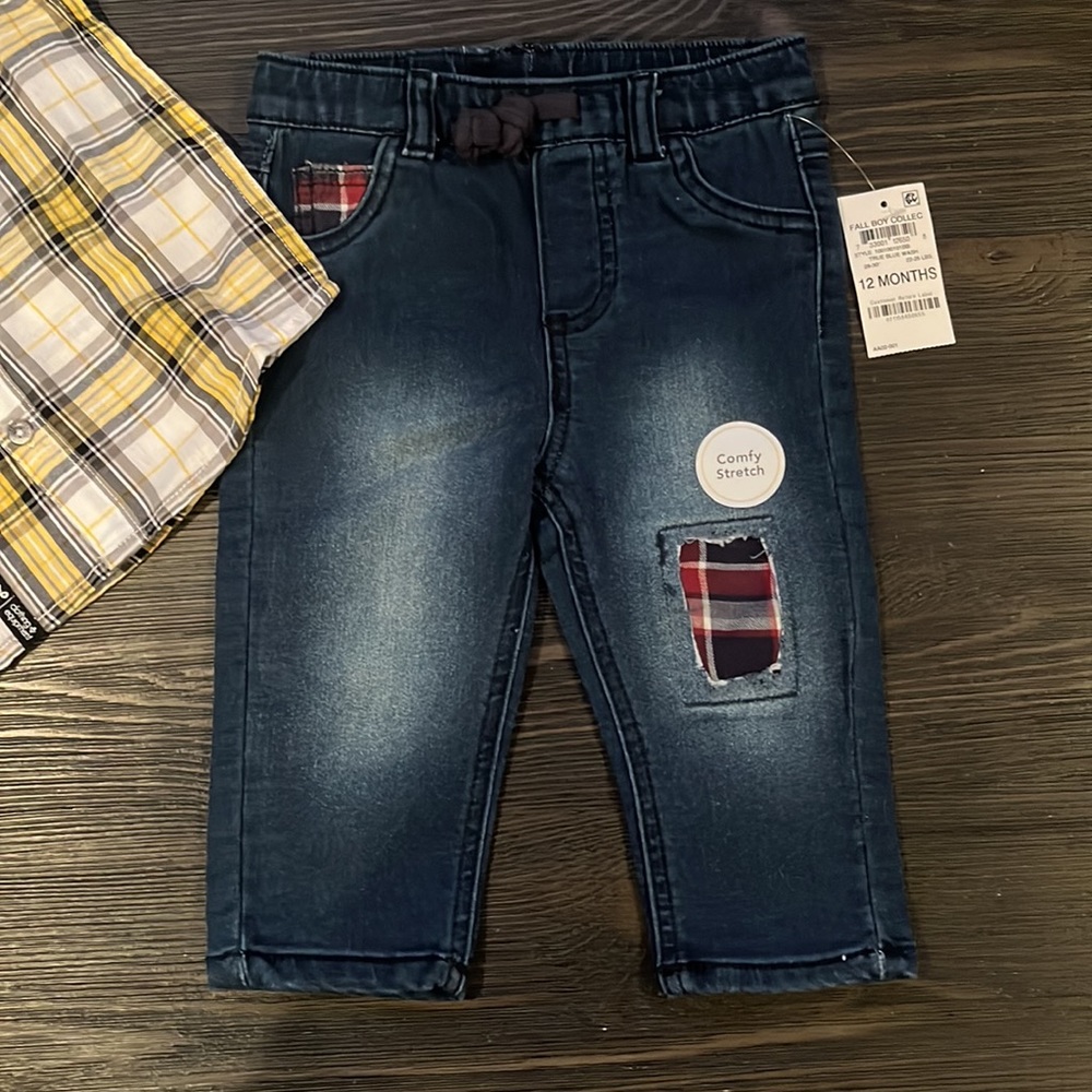 Button down and jeans - Picture 3 of 3